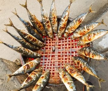 Đặc sản cá nướng Hộ Độ ‘hút’ khách đi đường