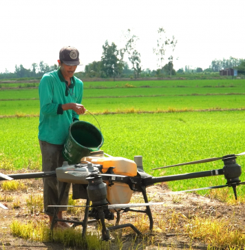 Lúa khỏe, người khỏe, chi phí giảm nhờ drone