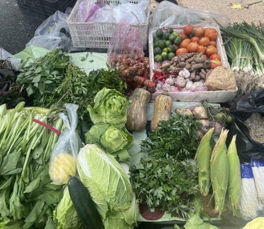 Mưa lũ kéo dài, giá thực phẩm đẩy CPI tháng 10 tăng nhẹ