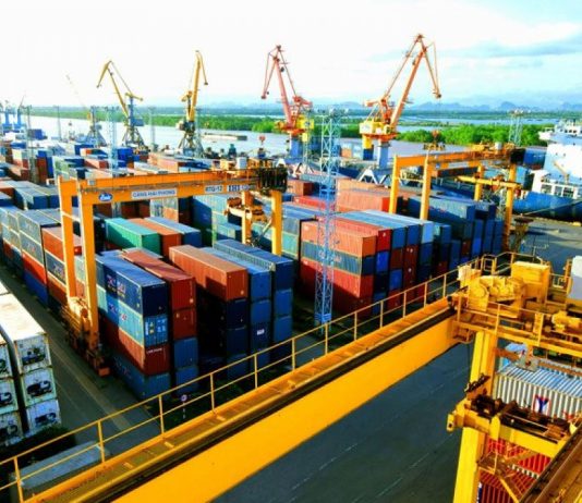 Việt Nam xuất siêu 19,56 tỷ USD, chuyên gia dự báo kỷ lục mới