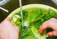 Mẹo rửa rau như thế nào để loại bỏ thuốc trừ sâu gây hại