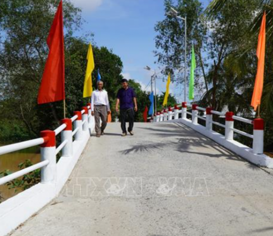 Lão nông với hành trình 20 năm xây hàng trăm cây cầu nông thôn
