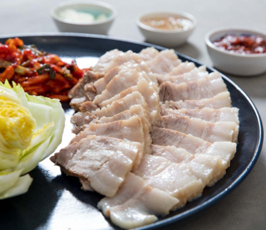 Thêm vài giọt này vào, thịt lợn luộc vừa trắng vừa thơm, còn dễ thái