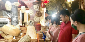 Hỗ trợ xúc tiến thương mại cho sản phẩm làng nghề